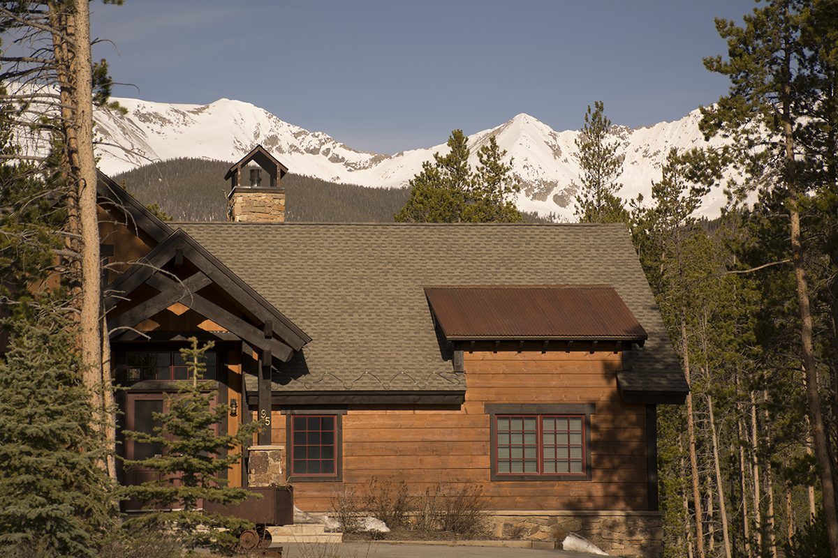 Mountain Living in Summit County : view of the Tenmile Range